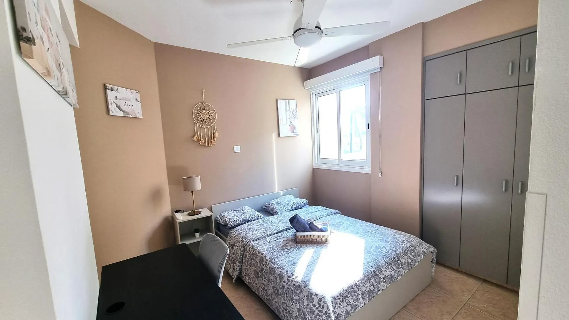 5 Min Walk To Beach, Perfect Seaside Escape 3Br Shared Apartment Larnaca 0*,  Cyprus